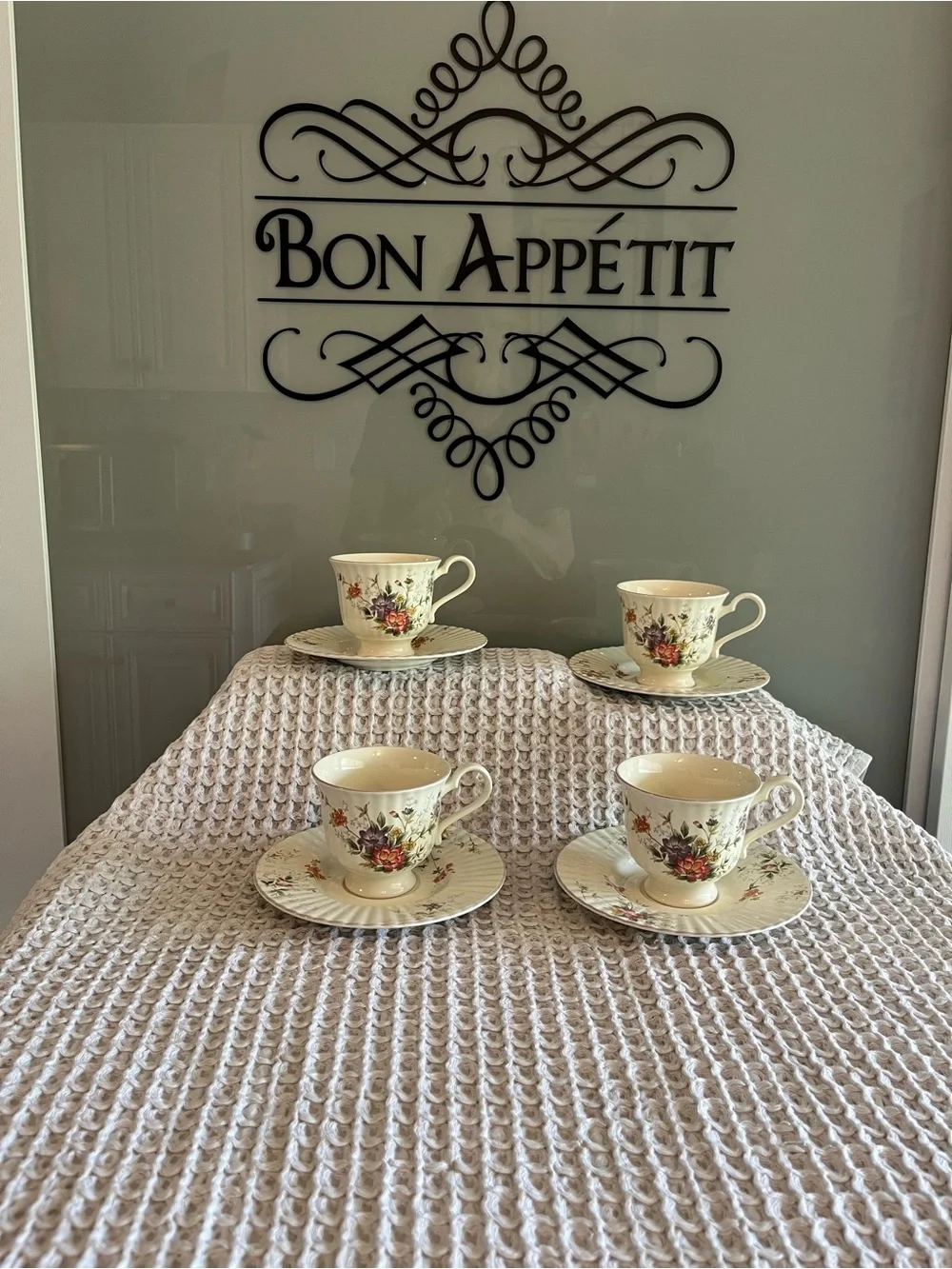 Vintage Mikasa, classic elegance Park lane tea cups, & saucer, (4) 429